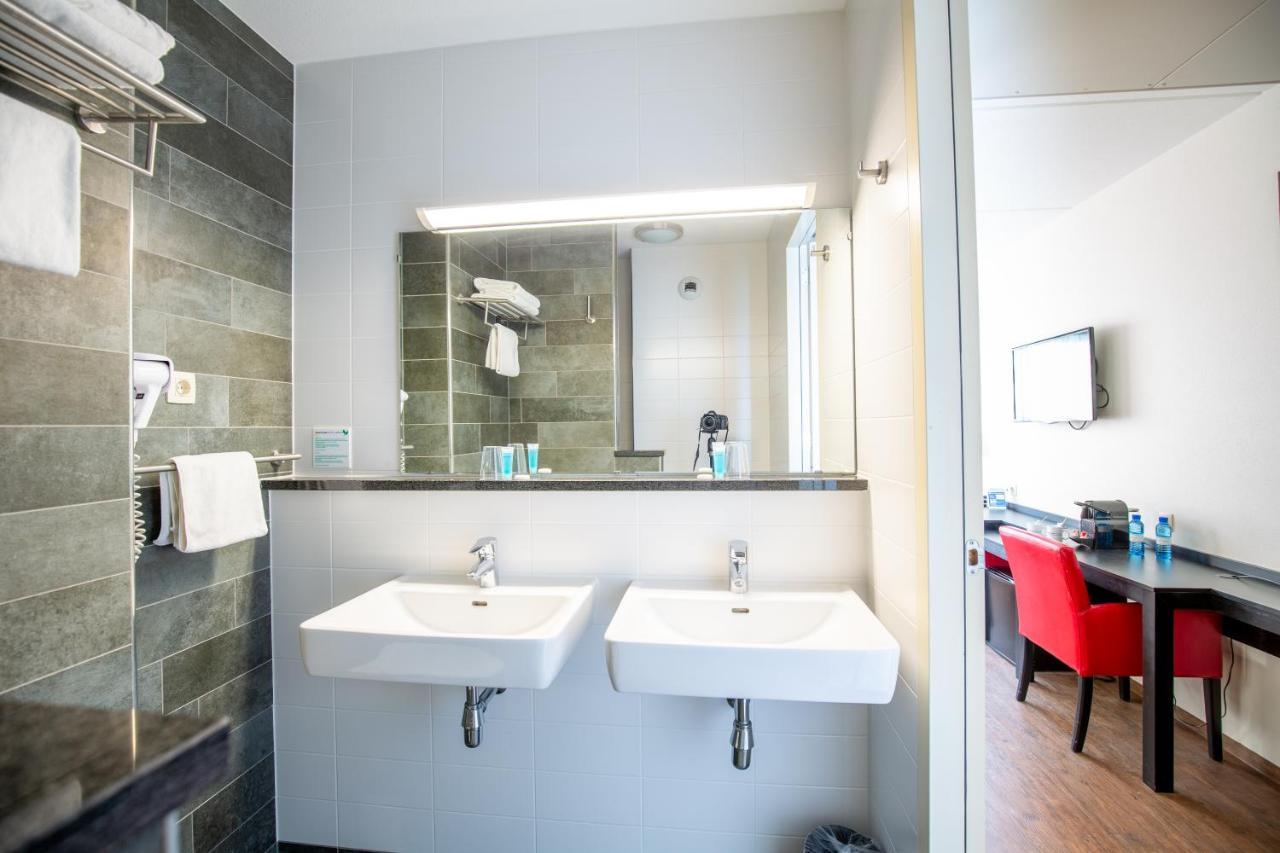 Bastion Hotel Amsterdam Airport Hoofddorp Bagian luar foto