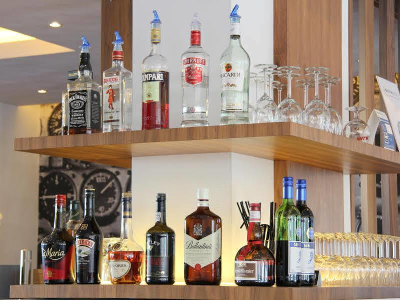 Bastion Hotel Amsterdam Airport Hoofddorp Bagian luar foto