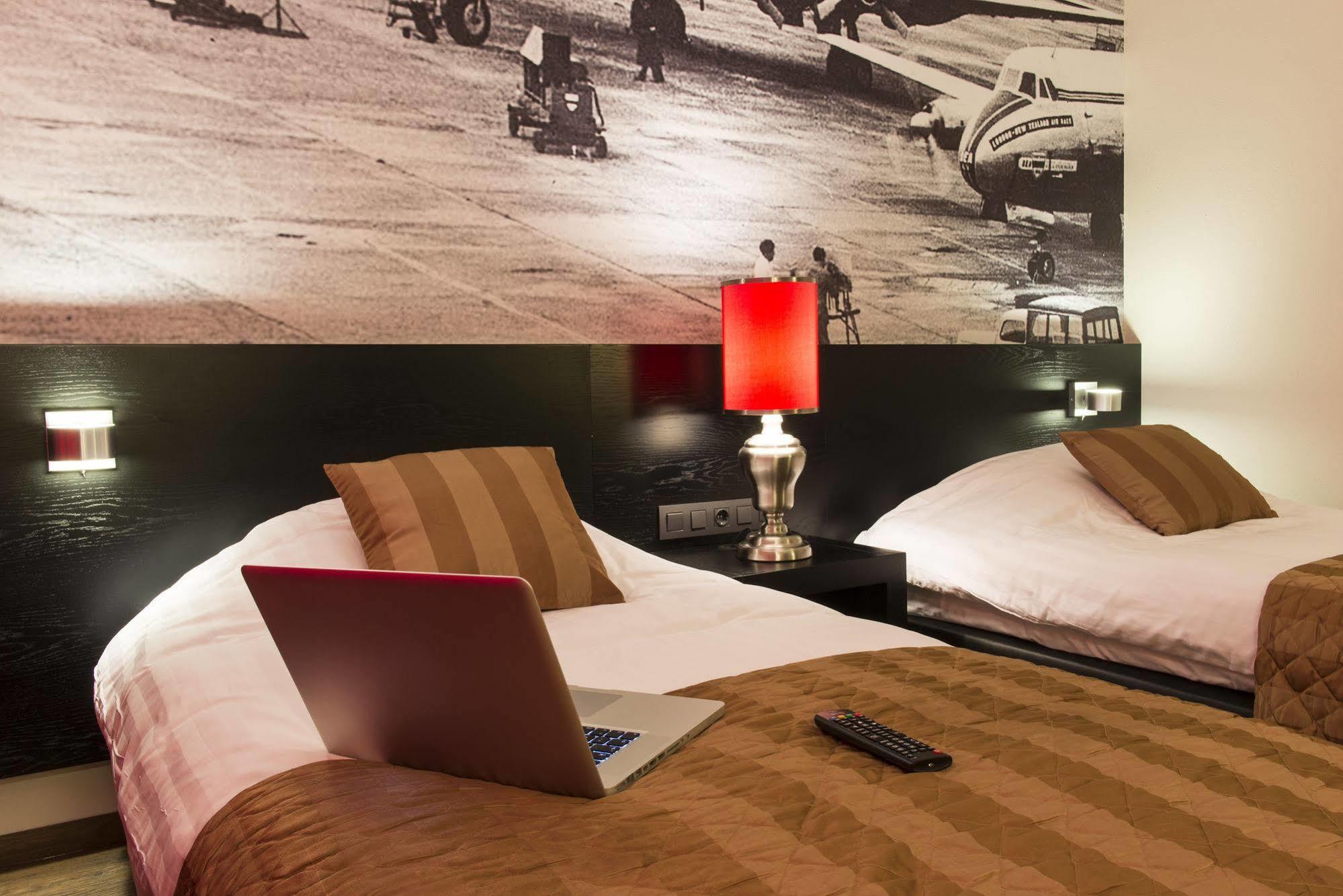 Bastion Hotel Amsterdam Airport Hoofddorp Bagian luar foto