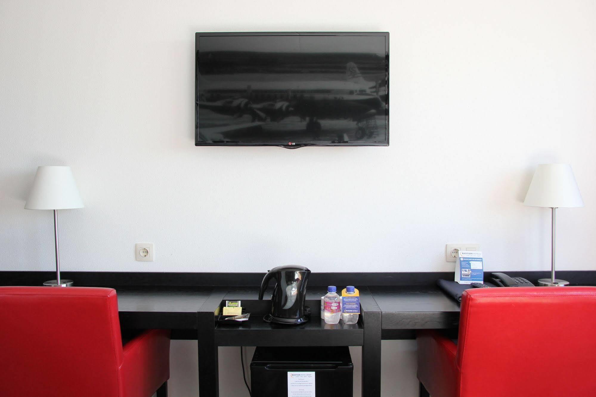 Bastion Hotel Amsterdam Airport Hoofddorp Bagian luar foto