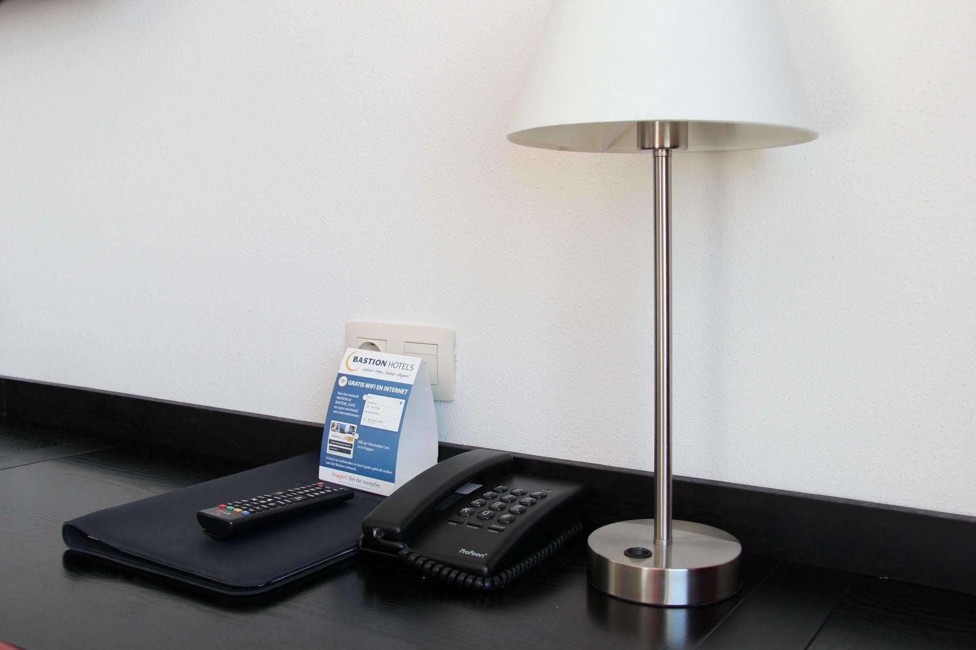 Bastion Hotel Amsterdam Airport Hoofddorp Bagian luar foto