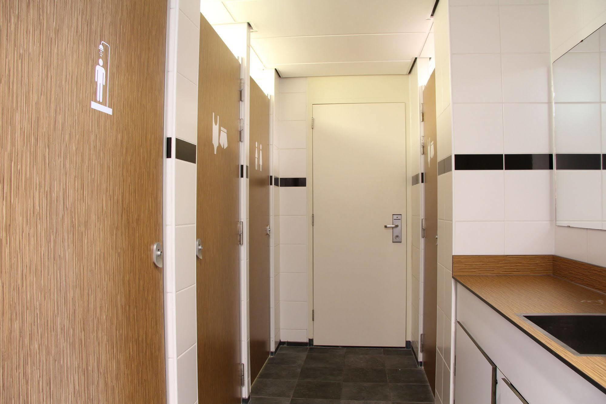 Bastion Hotel Amsterdam Airport Hoofddorp Bagian luar foto